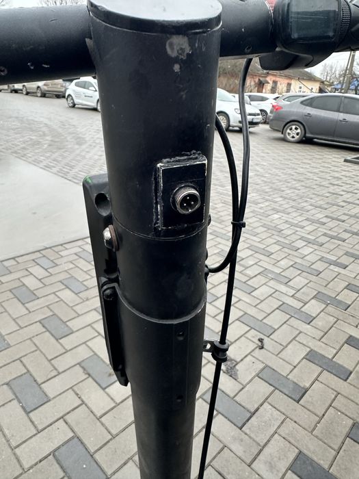 Продам самокат Lime