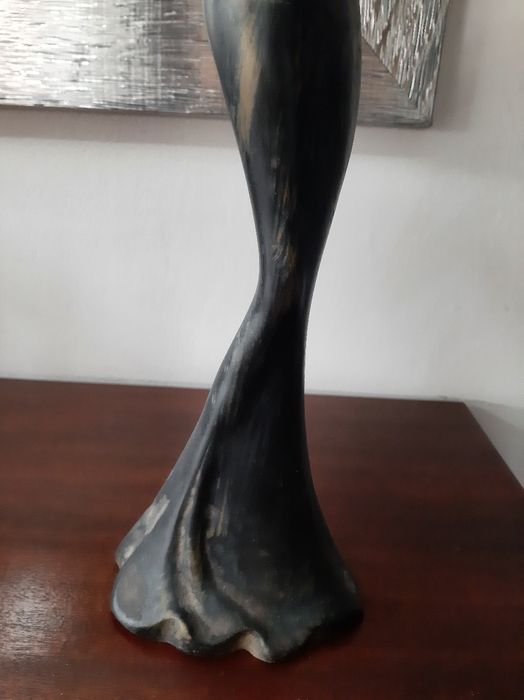 Estatueta em madeira