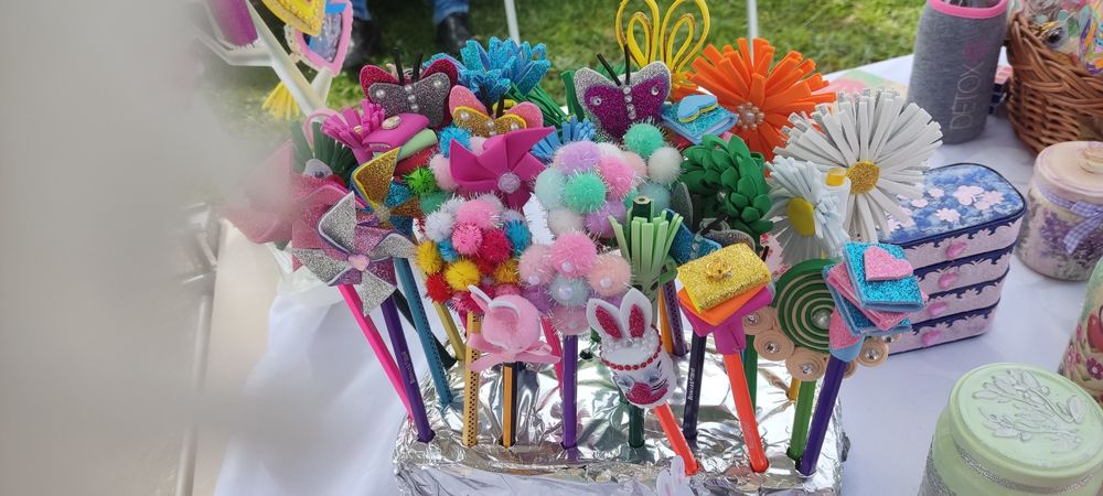 Lápis com ponteiras artesanais variadas