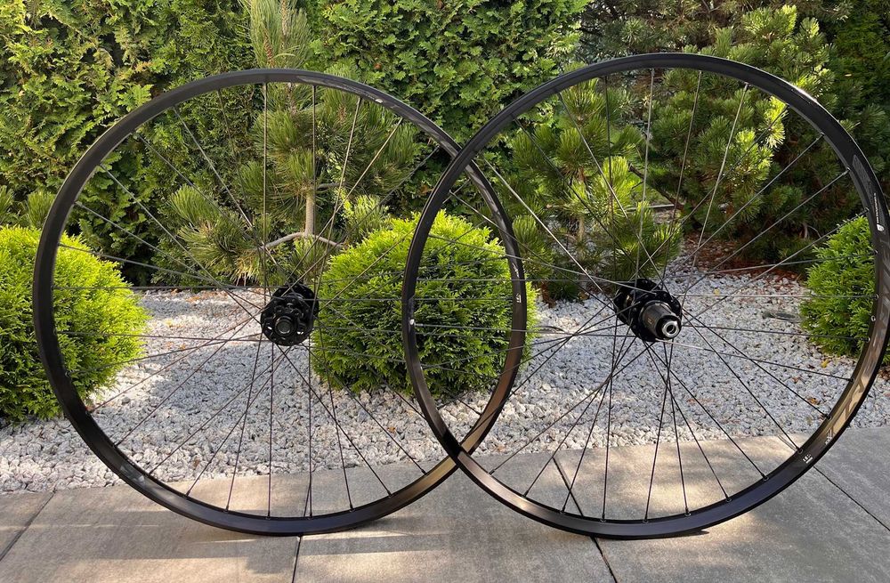 Kolo rowerowe Przód 27,5 mtb rodi black jack 15 x 110 tubelss ready  tasma enduro ebike elektryk czarny