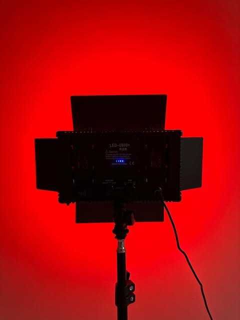 студійне освітлення для зйомки рілзів/відеосвітло Led Pro 600+ RGB