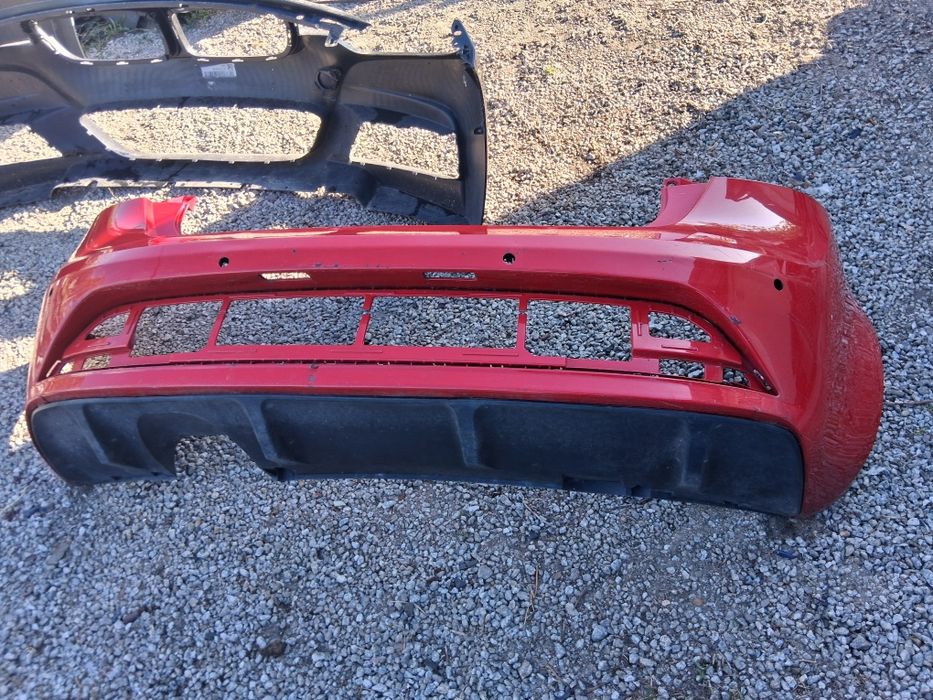 Para-choques Seat IBiza FR ano 2010 a 2014 modelo 5 portas usado com danos