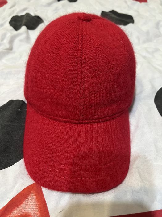 Червона бейсболка що регулюється українського беренду ROMASHKA