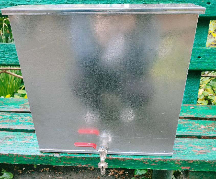 Умывальник дачный, рукомойник навесной.