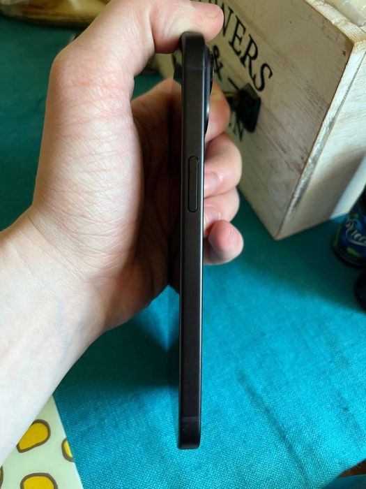 Продам Iphone 15