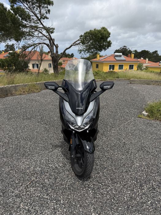 Honda Forza 300