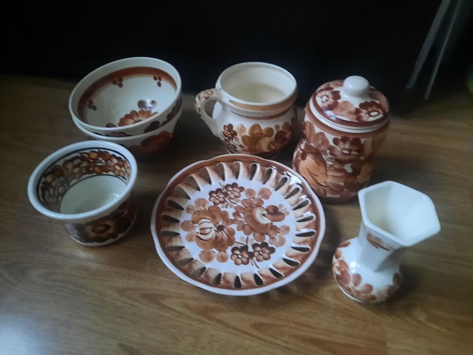 Piękne ceramiczne naczynia z lat 70-tych