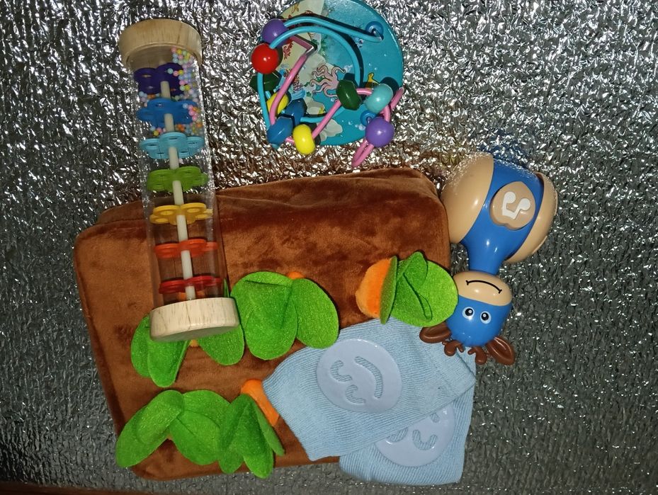 Продам дитячі розвиваючі іграшки та книжки