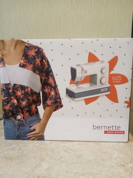 Швейна машинка Bernette 605