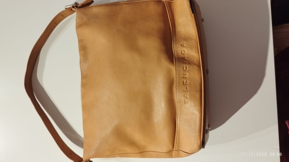 Mala de senhora "Balenciaga" 300€