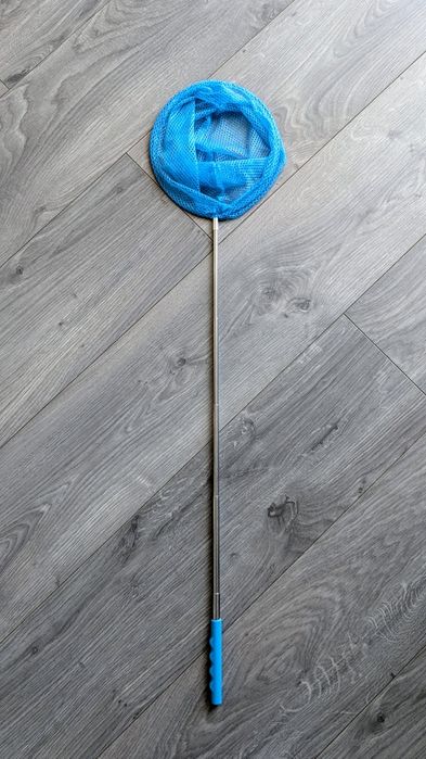 Синий телескопический сачок для игры на улице детям