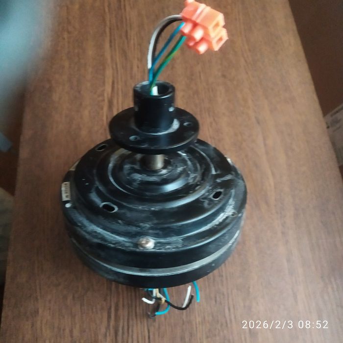 Silnik wentylatora sufitowego