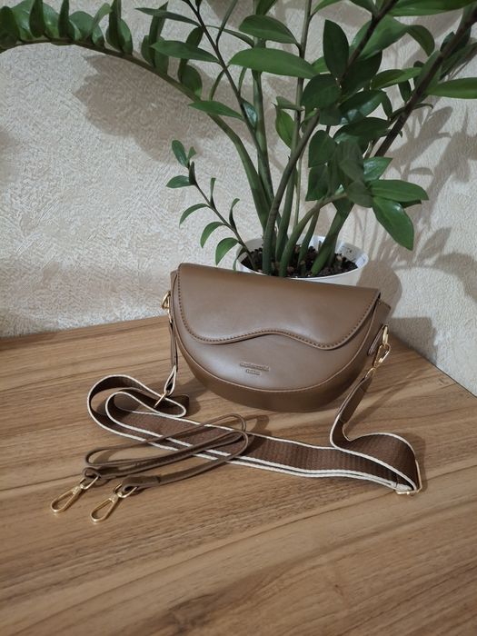 Женская сумка в трендовом цвете/Жіноча сумка нова, коричнева