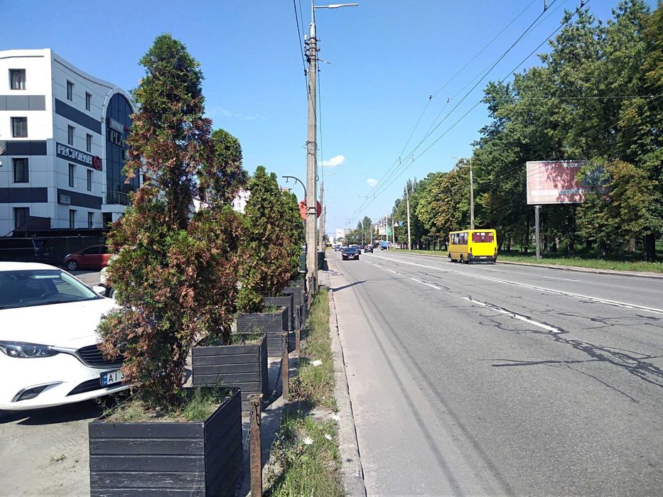 Ивана Выговского      (бывшая Гречко)      Закрытая территория коттеджного городка  !