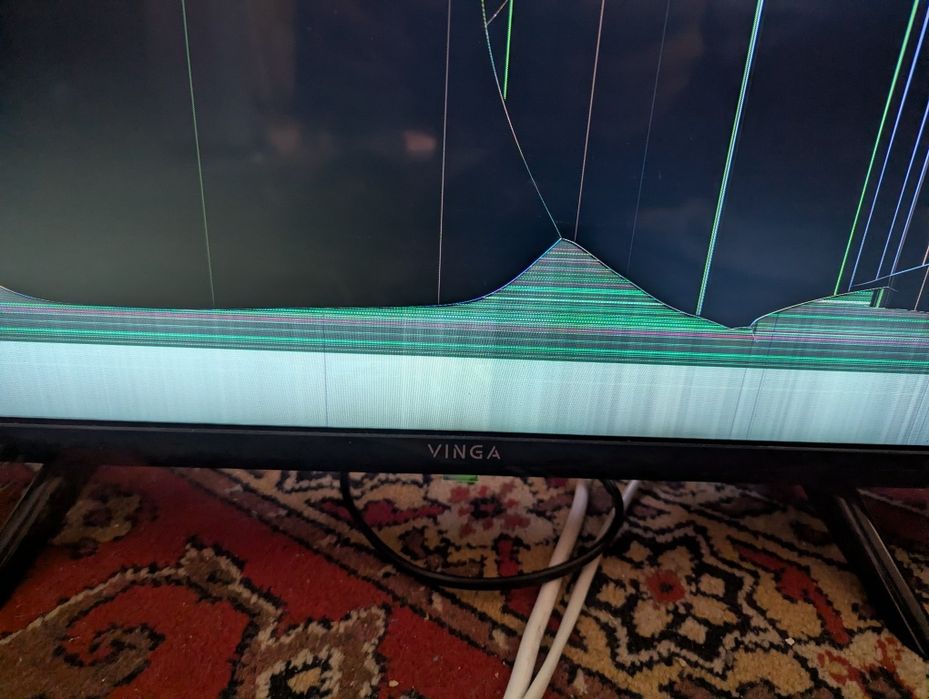 телевізор Vinga 43 S43UHD25BWEB розбита матриця