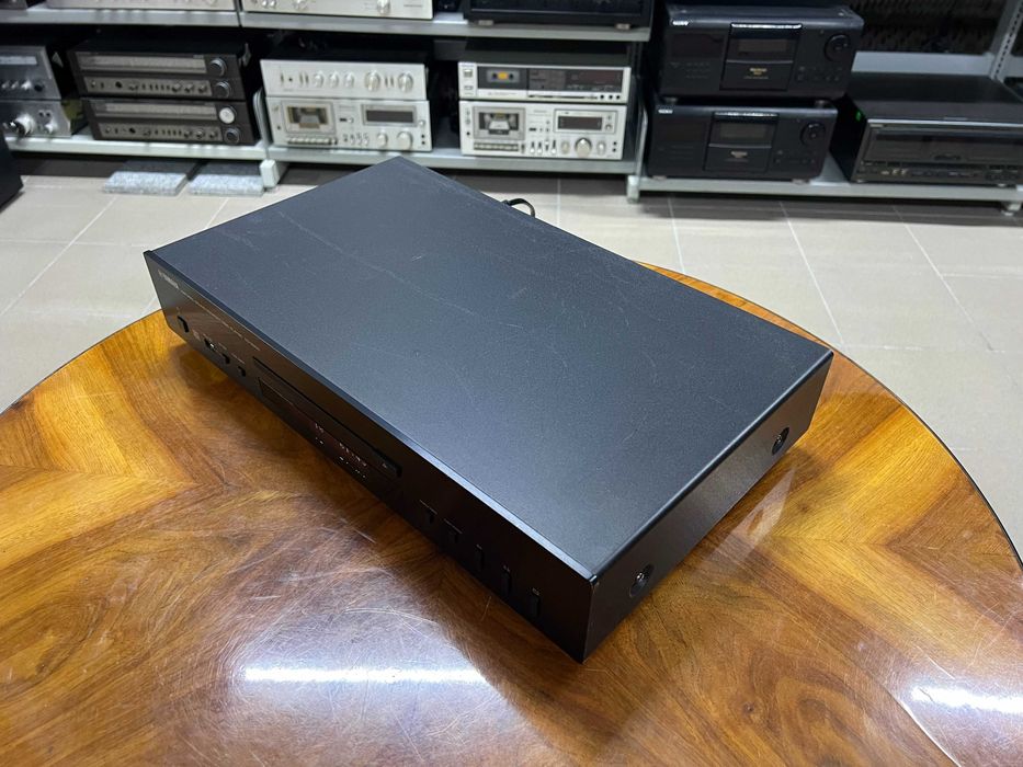 Odtwarzacz płyt CD Yamaha CD-S300 Audio Room