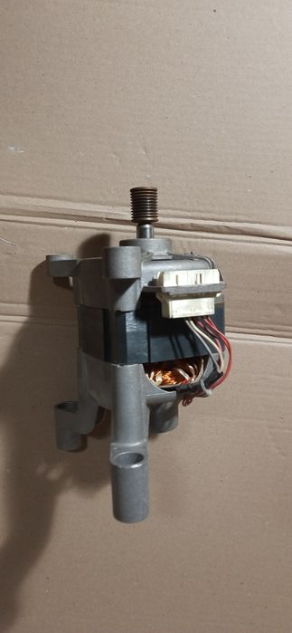 Продам двигун до пральної машини hotpoint ariston wmsg 602