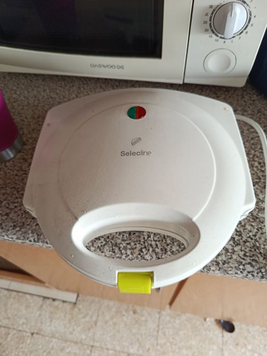 Sanduicheira elétrica