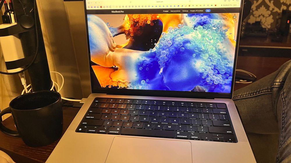 Macbook PRO M4 14 cali 16GB RAM i 512GB dysk