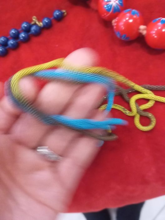 Біжутерія,прикраси бусини