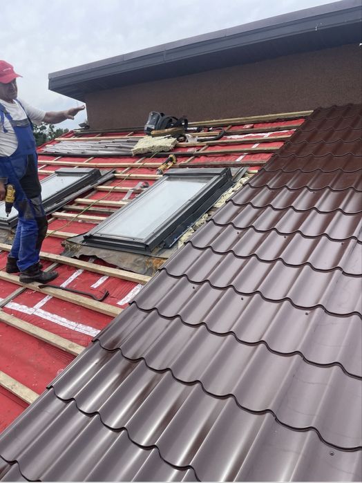 Uslugi Dekarskie. Dekarz, Dach