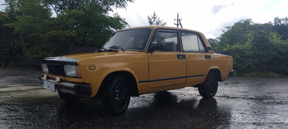 Автомобіль ваз 2105
