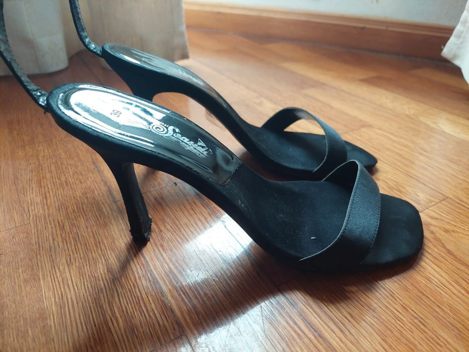 Sapatos altos pretos, Seaside