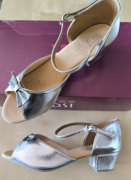 Sapatos de dança número 36,5 prateados NOVOS