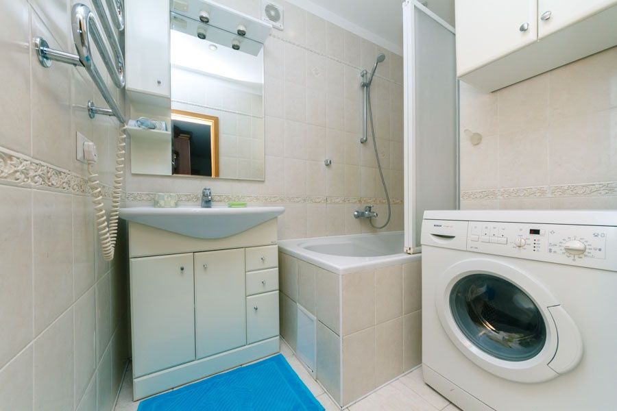 Подобово 3к апартаменти, Палац спорту, Гулівер, Кловська