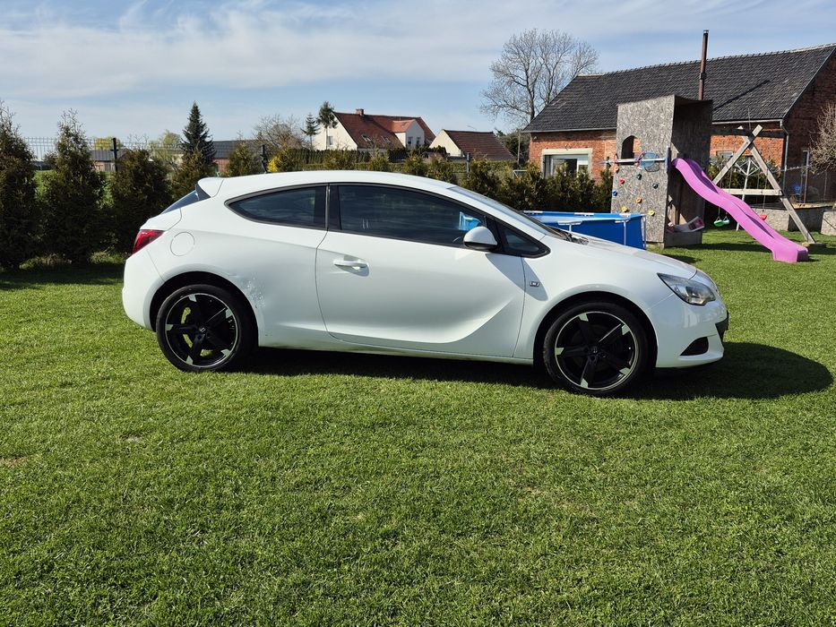 2012 Opel Astra GTC