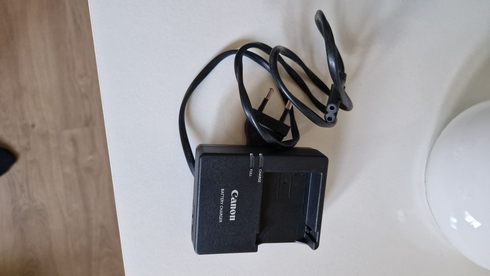 Canon 600D c/objt. 18-55mm + Saco Canon