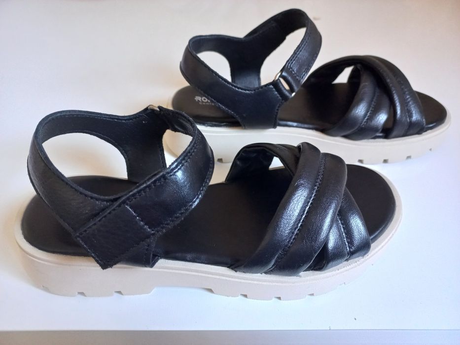 Sandália preta e branca da rokinori