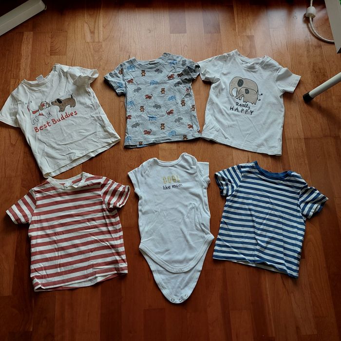 4 tshirts + 1 body para bebé - tamanho 74 (9meses)
