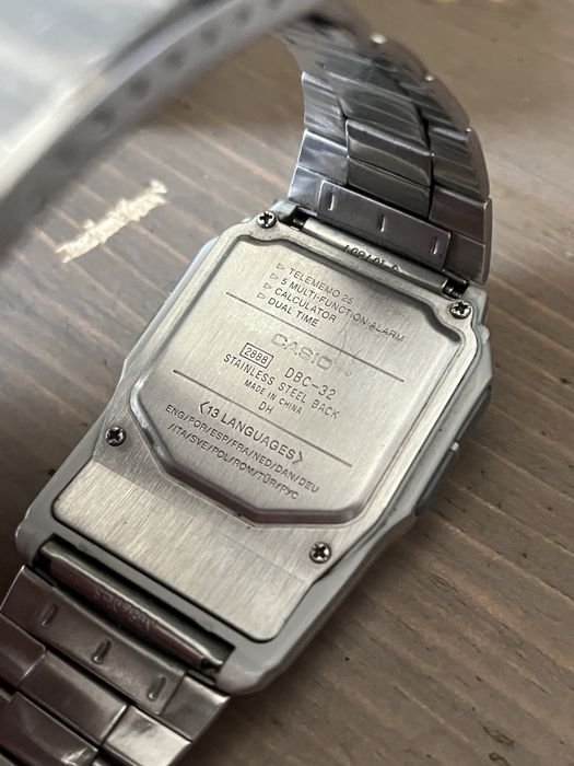 Zegarek z kalkulatorem Casio DBC-32D