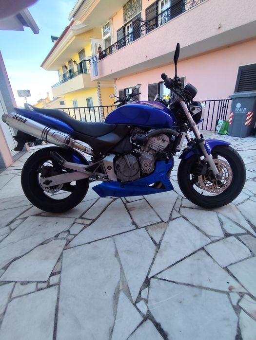 Honda Hornet 600 versão roda 17