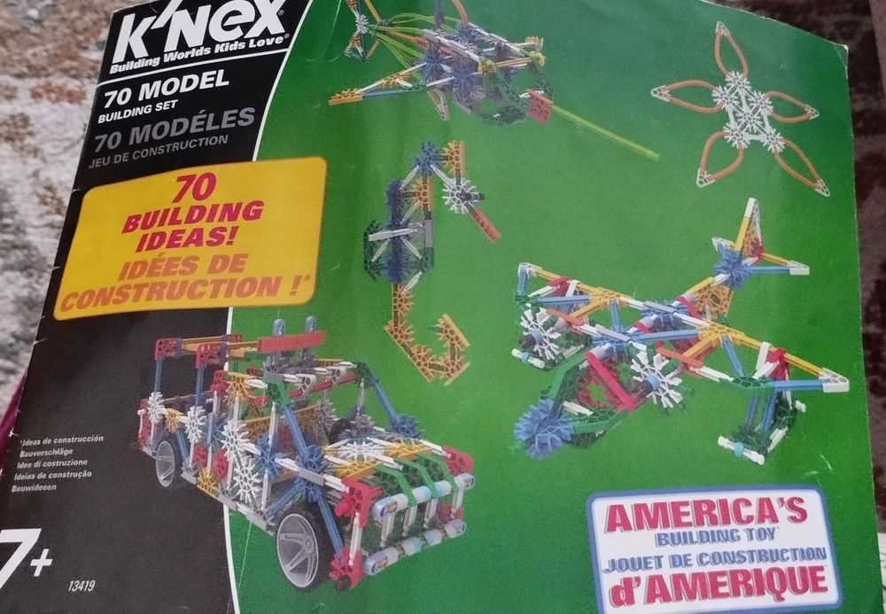 Vendo caixa com 1000 peças knex praticamente novo