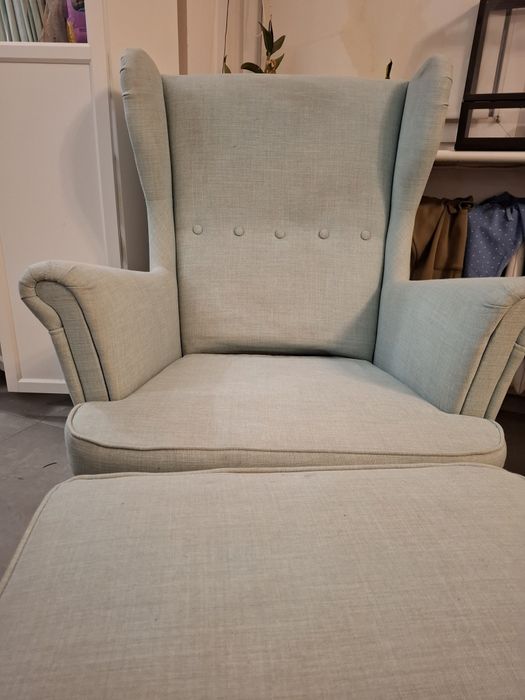 Fotel uszak ikea z podnóżkiem