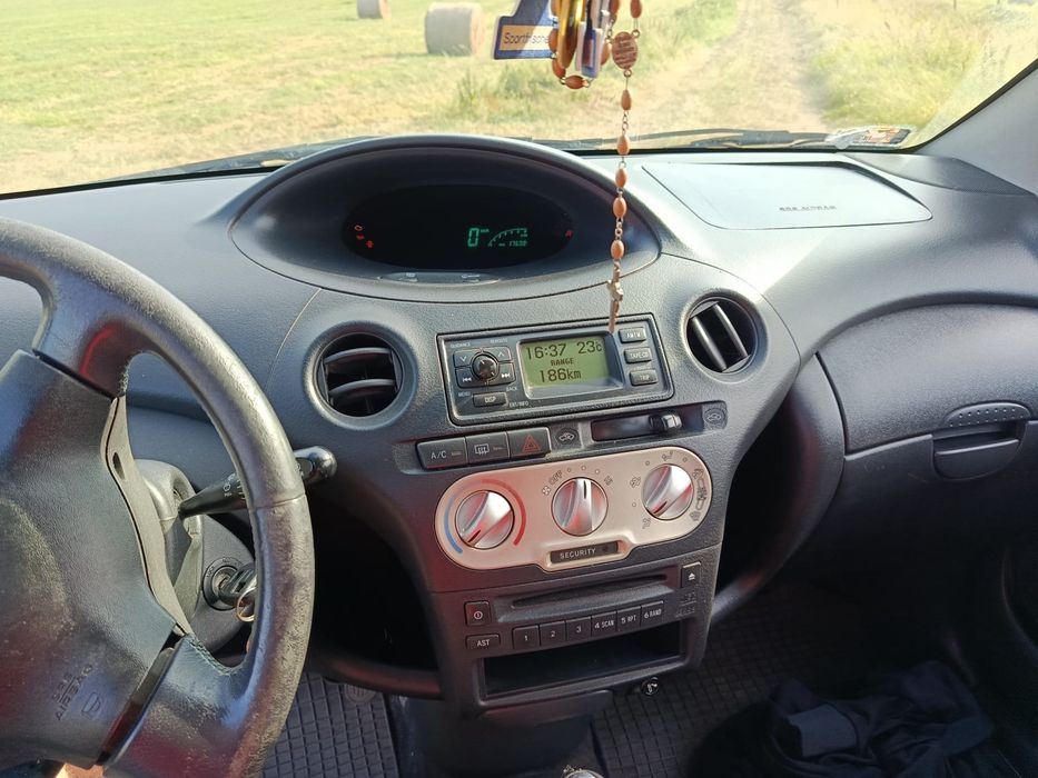Toyota yaris 2004 1.3