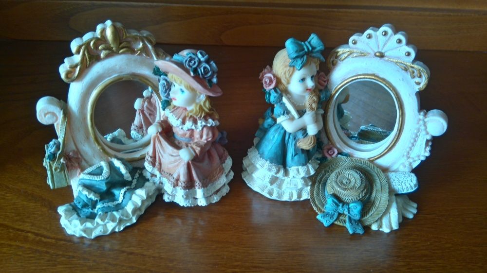 2 bonecas-espelho de porcelana rosa e azul