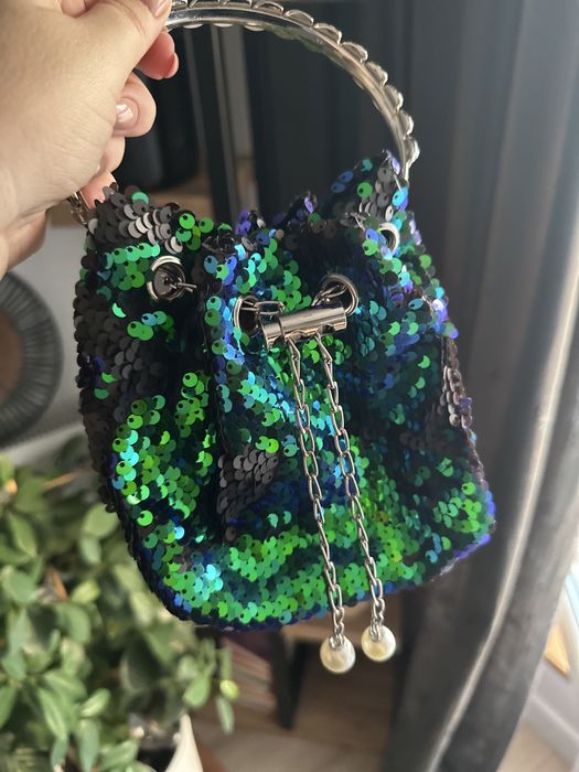 Torebka worek cekinowa z łańcuszkiem na ramię - mała