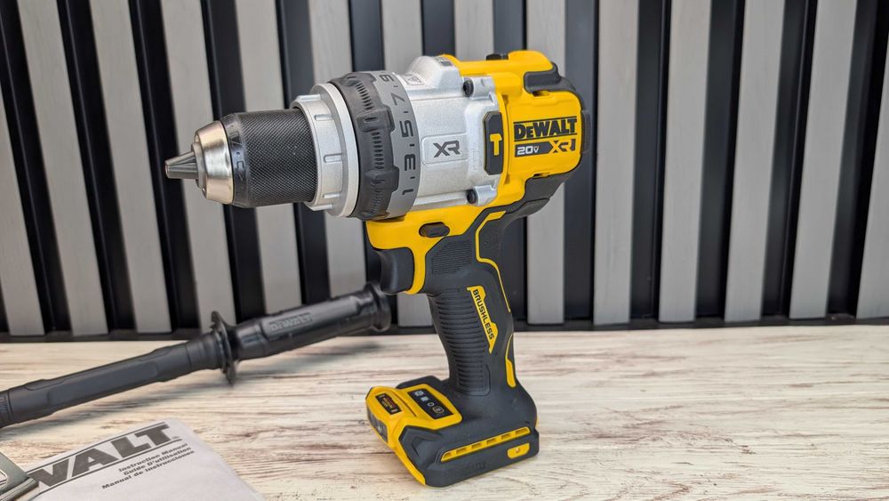 Ударний дриль-шуруповерт Dewalt 20v DCD1007