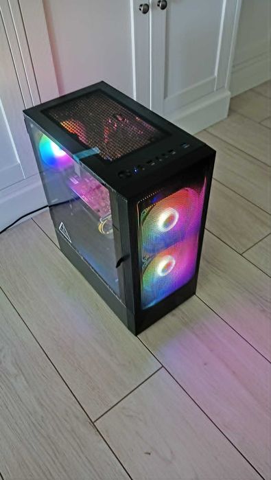 Komputer gamingowy *Radeon RX580*16GB RAM*SSD+HDD