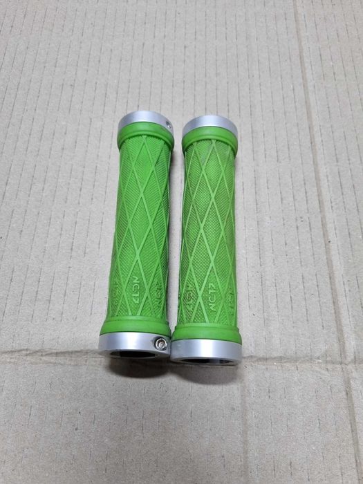 Gripy rowerowe NC-17