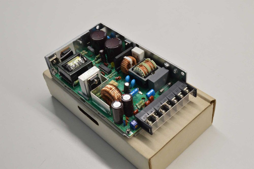 Fonte de Alimentação Nemic-Lambda