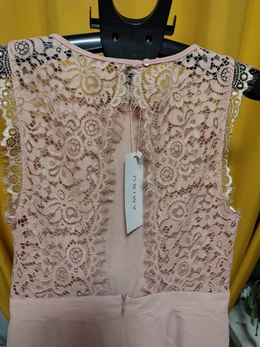 Damski kombinezon z koronką