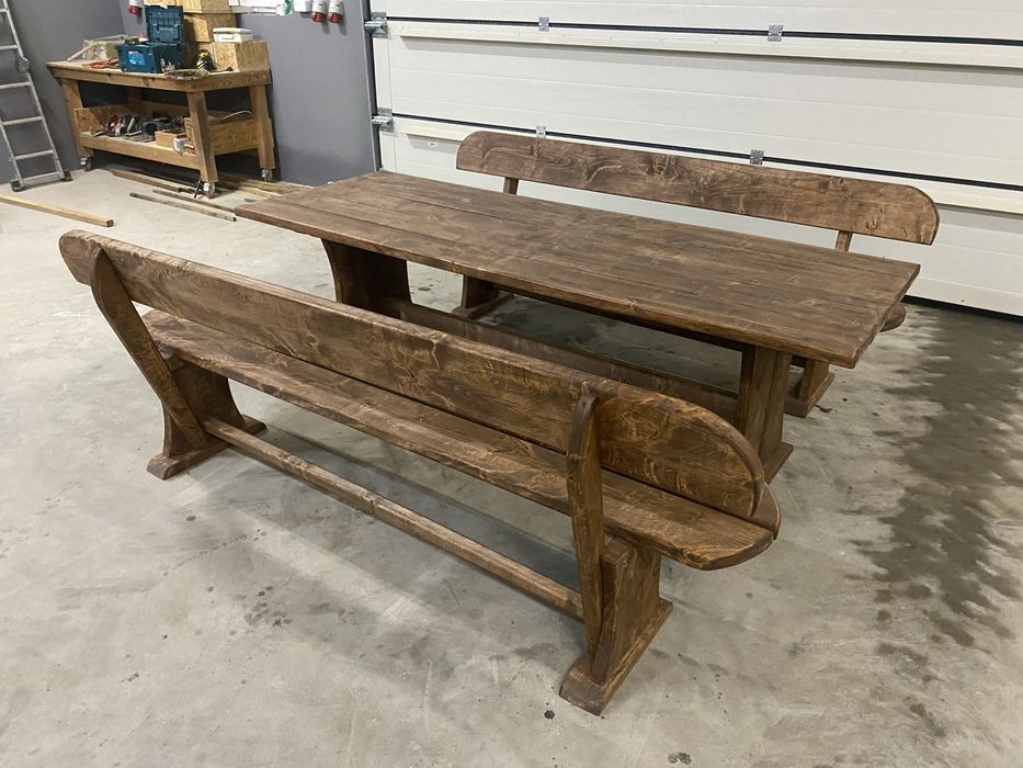 Stół z ławkami ogrodowy