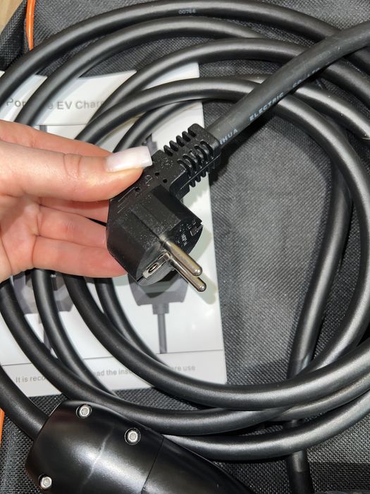 Зарядка для авто tesla  3.5KW 16A, зарядний пристрій Новий