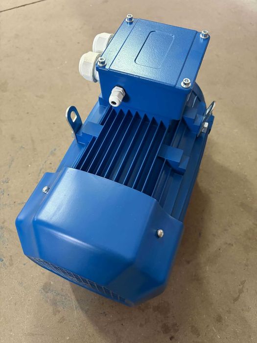 Silnik trójfazowy 112MC-4 5,5 kW, 1440 obr/min, 28 mm B3