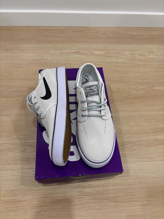Nike stefan janoski white and black
