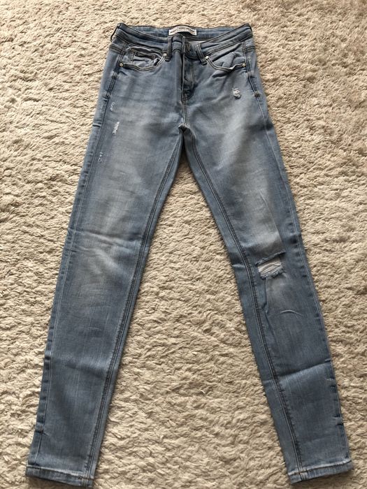 Spodnie- jeansy Stradivarius